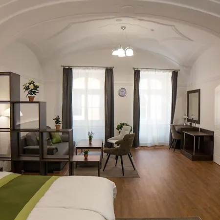 公寓式酒店 Mecset 4*