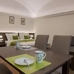 Mecset Aparthotel 4*