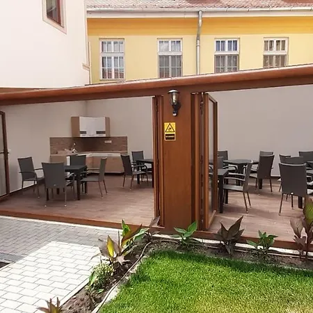 Aparthotel Mecset Eger