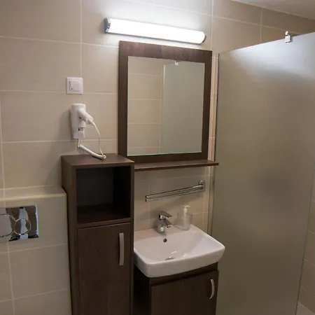 Mecset Апарт-готель Еґер