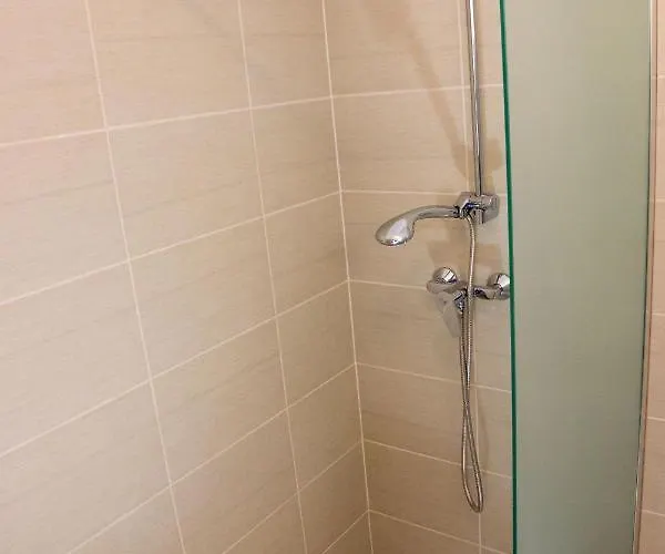 アパートホテル Mecset